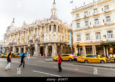 Gran Teatro de La Habana, Gran Teatro de La Habana, il grande teatro di Havana , aperto nel 1838. Edificio, esterno, facciata, Paseo de Marti, La Habana Foto Stock