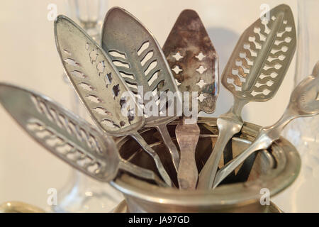 Francia FRANCHE COMTE, Pontarlier, Museo di Pontarlier, assenzio cucchiai Foto Stock