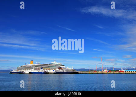 Nave da Crociera al Porto di Ushuaia, Tierra del Fuego, Argentina. Foto Stock