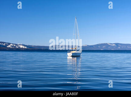 Tahoe Vela, prese vicino a Camp Richardson, Lake Tahoe, California durante un pomeriggio d'inverno. Foto Stock