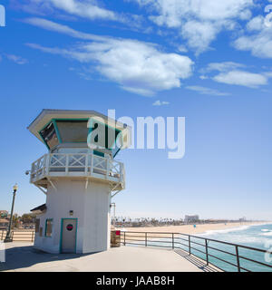 Huntington Beach bagnino principale pier tower Surf City California USA Foto Stock