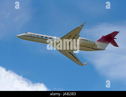 Corrente del Golfo di proprietà di Mohammed Al Fayed a Inverness Dalcross Aeroporto nelle Highlands scozzesi UK. Foto Stock