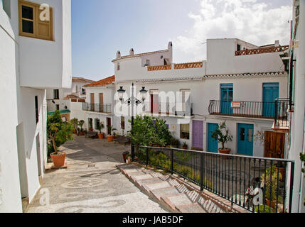 Una strada a Frigiliana, Andalusia, Spagna Costa del Sol Foto Stock