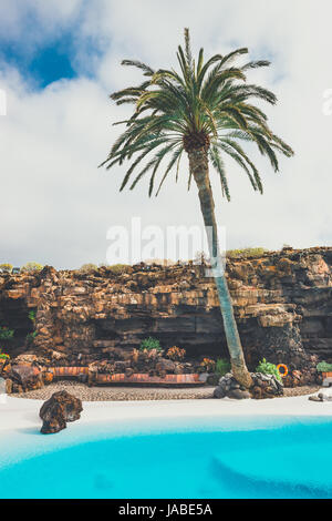 Jameos del Agua piscina nella grotta vulcanica, Lanzarote, Isole Canarie, Spagna Foto Stock