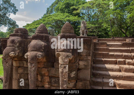 Parte della terrazza degli elefanti, Angkor Thom, Siem Reap, Cambogia Foto Stock