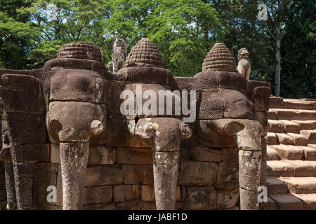 Parte della terrazza degli elefanti, Angkor Thom, Siem Reap, Cambogia Foto Stock