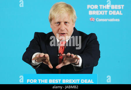 Segretario di Stato per gli affari esteri Boris Johnson fa un discorso sulla campagna elettorale trail a Shildon, nella contea di Durham. Foto Stock