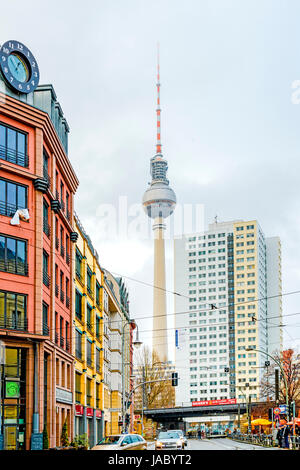 Berlin Mitte mit Funkturm und San Marienkirche; Berlino - Torre della radio e chiesa di St. Marien Foto Stock