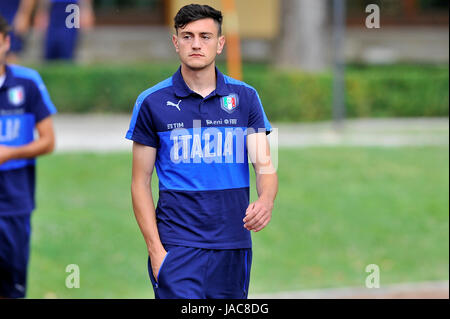 Firenze, Italia. 05 Giugno, 2017. In Italia il giocatore Alex Ferrari durante la sessione di allenamento a Coverciano Training Center. La squadra nazionale italiana dovrà affrontare in una partita amichevole l'Uruguay squadra nazionale di Nizza il 7 giugno 2017 e del Liechtenstein a Udine il 11 giugno 2017, partita valevole per la Coppa del Mondo FIFA Russia 2018 Qualificazioni Europa gruppo G. Credito: Giacomo Morini/Pacific Press/Alamy Live News Foto Stock