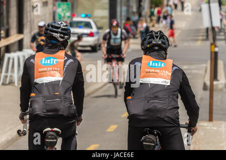 Montreal, Canada - 4 Giugno 2017: molti ciclisti prendere parte a Montreal " Tour de L'île' 2017 Foto Stock