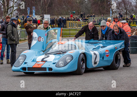 1970 Porsche 917K Gruppo 5 endurance racer nel paddock di Goodwood GRRC 74a Assemblea dei Soci, Sussex, Regno Unito. Foto Stock