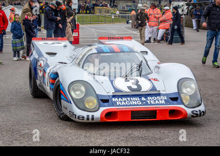 1970 Porsche 917K Gruppo 5 auto con autista C. d'Ansembourg nel paddock di Goodwood GRRC 74a Assemblea dei Soci, Sussex, Regno Unito. Foto Stock