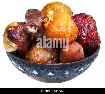 Armeno ripiene di frutta candita frutti in vaso in ceramica isolata su sfondo bianco Foto Stock