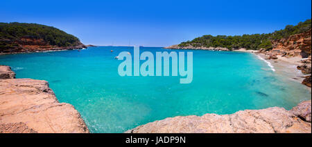 Ibiza Cala Salada e Saladeta in San Antonio Abad a Isole Baleari Spagna Foto Stock