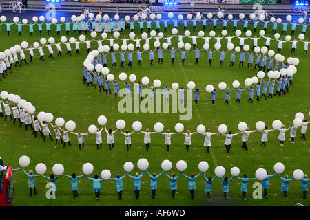 Berlino, Germania. Il 6 giugno, 2017. Numerosi i ginnasti prendere parte allo stadio di un evento di gala della Germania Internazionale di Ginnastica Festival di Berlino, Germania, 06 giugno 2017. Credito: dpa picture alliance/Alamy Live News Foto Stock