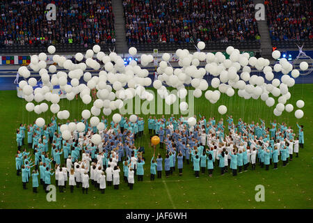 Berlino, Germania. Il 6 giugno, 2017. I partecipanti prendono parte a dello stadio di un evento di gala della Germania Internazionale di Ginnastica Festival di Berlino, Germania, 06 giugno 2017. Credito: dpa picture alliance/Alamy Live News Foto Stock