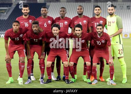 Doha in Qatar. Il 6 giugno, 2017. I giocatori di linea Qatar fino davanti a un amichevole partita di calcio tra il Qatar e la Repubblica popolare democratica di Corea (DPRK) al Jassim bin Hamad Stadium di Doha, in Qatar, Giugno 6, 2017. La partita si è conclusa con un pareggio per 2-2. Credito: Nikku/Xinhua/Alamy Live News Foto Stock