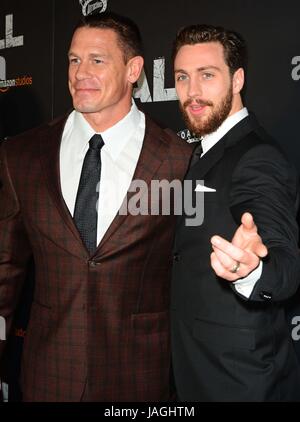 NYC Premiere della parete dotata di: John Cena, Aaron Taylor-Johnson dove: NYC, New York, Stati Uniti quando: 28 Apr 2017 Credit: Patricia Schlein/WENN.com Foto Stock