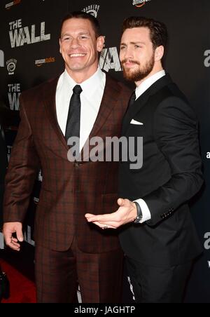 NYC Premiere della parete dotata di: John Cena, Aaron Taylor-Johnson dove: NYC, New York, Stati Uniti quando: 28 Apr 2017 Credit: Patricia Schlein/WENN.com Foto Stock