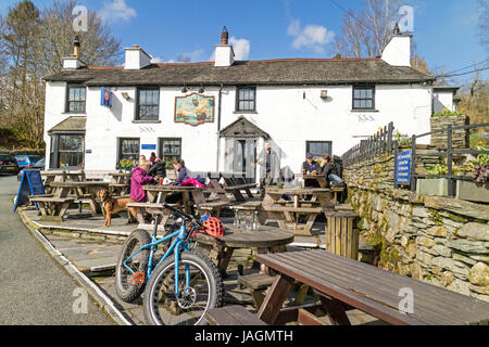 Il Britannia Inn, Elterwater, Cumbria, Regno Unito Foto Stock