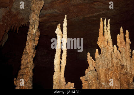 Belize,Actun Tunichil Muknal,pit,Maya,Xibalba,pietra antigoccia,stalagmite,a stalattiti,alcuna proprietà di rilascio, Foto Stock