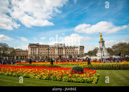 Buckingham Palace e il memoriale della Victoria, Westminster, London, England, Regno Unito Foto Stock