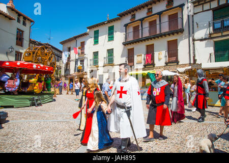 Parata medievale. Sagra delle ciliegie, Covarrubias, provincia di Burgos, Castilla Leon, Spagna. Foto Stock