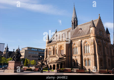 La McManus gallerie della città è Piazza Albert.Situato sulla sponda nord del Firth of Tay Dundee è la quarta più grande città della Scozia. Foto Stock