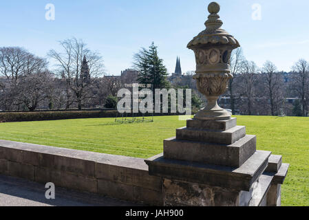 Nathan Coley presentano non ci saranno miracoli qui, giardini di Scottish Galleria Nazionale di Arte Moderna, Edimburgo, Scozia Foto Stock