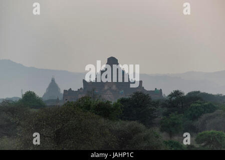 Bagan è un antica città situata nella regione di Mandalay di Myanmar. Dal IX al XIII secolo la città fu la capitale del regno pagana, la Foto Stock