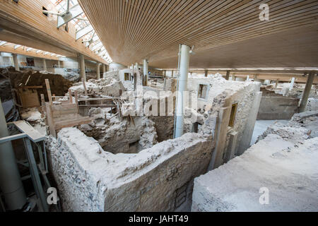 Akrotiri è un sito archeologico dalla Minoan età del bronzo sull'isola greca di Santorini (Thera). Foto di recuperare gli antichi edifici e decora Foto Stock