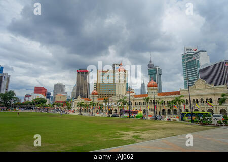 Kuala Lumpur, Malesia - 9 Marzo 2017: piazza Merdeka, letteralmente la Piazza Indipendenza, è dove il: la malese bandiera issata per la prima volta nel 1957. Foto Stock