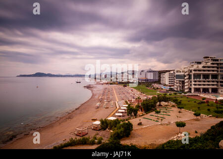 Alberghi sulla spiaggia, Baia di Kalithea, Rodi, Grecia Foto Stock