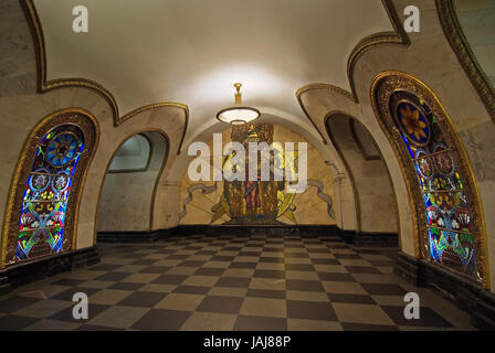 Metropolitana di Mosca, la stazione della metropolitana di Tverskaya, Mosca, Russia, Europa Foto Stock