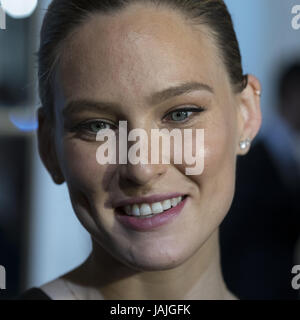 Una gravidanza Bar Refaeli assiste il Conde Nast Traveler Awards al Ritz Hotel - Arrivi offre: Bar Refaeli dove: Madrid, Spagna Quando: 04 maggio 2017 Credit: Oscar Gonzalez/WENN.com Foto Stock