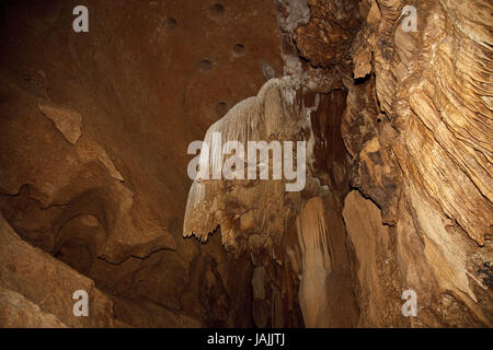 Belize,Actun Tunichil Muknal,pit,Maya,Xibalba,pietra antigoccia,stalagmite,a stalattiti,alcuna proprietà di rilascio, Foto Stock