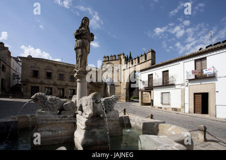 Spagna,Andalusia,Baeza,UNESCO-patrimonio culturale mondiale,plaza del Populo,Lion's Wells, Foto Stock
