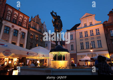 Polonia,pone,Poznan,Stary Rynek,square,Città Vecchia,vita quotidiana,Rynek,city hall square,sera, Foto Stock