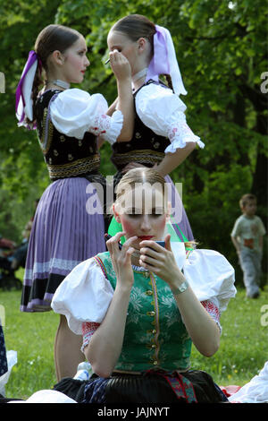 L'Europa,Est Europa, Slovacchia,Polonia,margine,Cerveny Klastor,folklore,festival,festa,festival con costumi tradizionali,costume nazionale,cultura, estate, Foto Stock