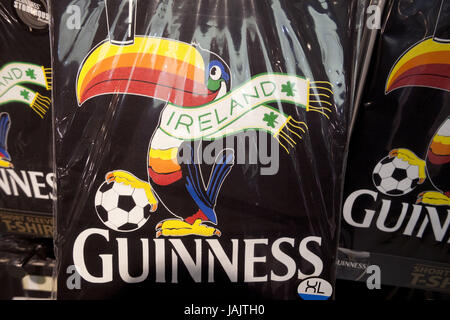 L'Irlanda,Dublino,pubblicità della GUINNESS,T-shirt, Foto Stock