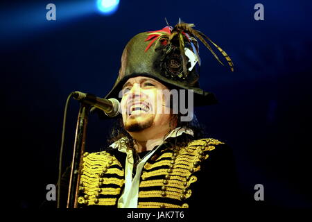 Adam Ant aka Stuart Goddard effettuando al Isle Of Wight Festival il 11 giugno 2016, Newport IOW Foto Stock