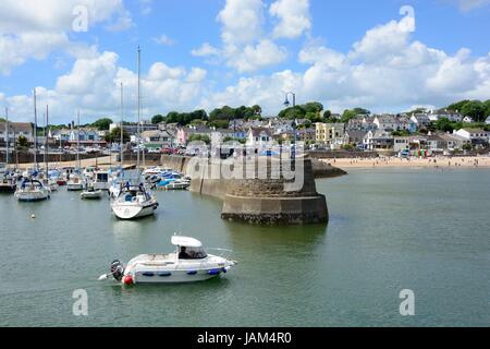 Saundersfoot porto e città villaggio Pembrokeshire Wales Cymru REGNO UNITO GB Foto Stock