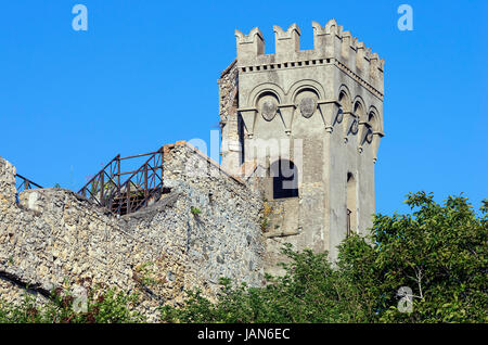 Particolare di una torre del complesso monumentale del San Giovanni a Catanzaro Foto Stock