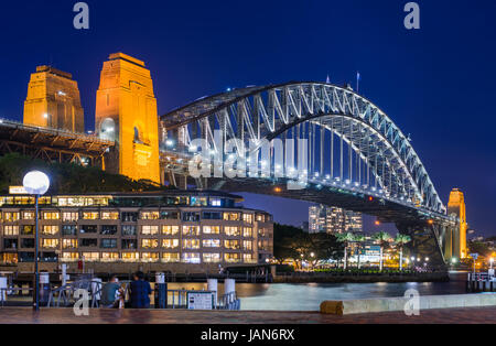 Il Ponte del Porto di Sydney con Hyatt Park Hotel al tramonto. Sydney, NSW, Australa. Foto Stock