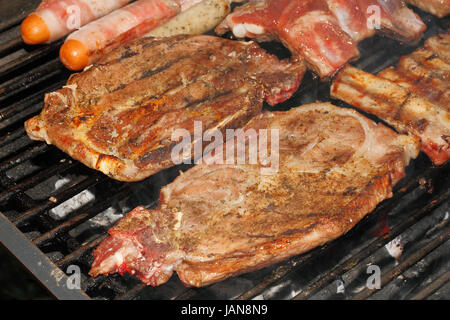 Verschiedene Sorten Fleisch vom Grill Foto Stock