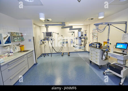 Vuoto sala di rianimazione in ospedale Foto Stock