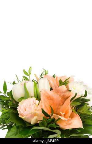 Ein Blumenstrauss mit Rosen, Amaryllis und Chrysanthemen Foto Stock