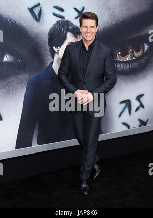 NEW YORK, NY Giugno 06, 2017Tom Cruise frequentare Universal Pictures presenta la American premiere della mummia a AMC Loews Lincoln Square a New York il 6 giugno 2017. Credit:RW/MediaPunch Foto Stock