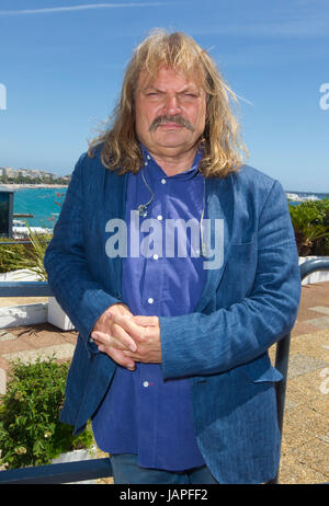 Cannes, Francia - 07 Giugno 2017: uomo anime gemelle Doki Concert Tour onorato al MIDEM, Leslie Mandoki | Utilizzo di tutto il mondo Foto Stock