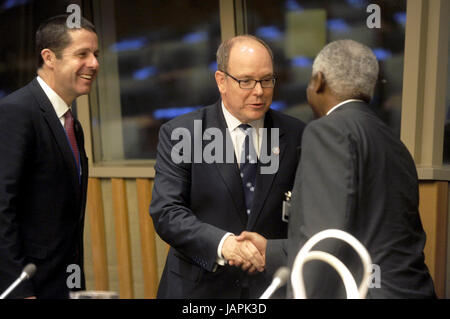 New York, Stati Uniti d'America. Il 6 giugno, 2017. Fürst Alberto II. von Monaco bei der mondo oceano Conferenza ONU di im-Hauptquartier. New York, 06.06.2017 | Verwendung weltweit/picture alliance Credit: dpa/Alamy Live News Foto Stock